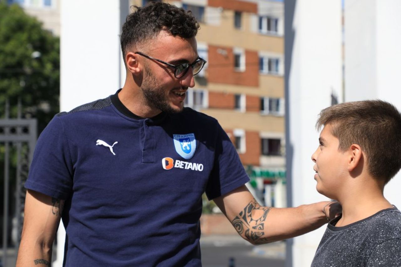 Transformarea lui Mirko Pigliacelli! „Nebunul frumos” din poartă Universității Craiova _3