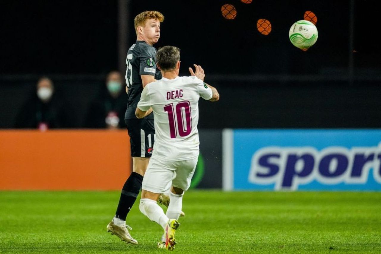 „Am avut și un penalty! A fost henț clar!” Declarațiile lui Petrescu după înfrângerea cu Alkmaar din Conference League_3