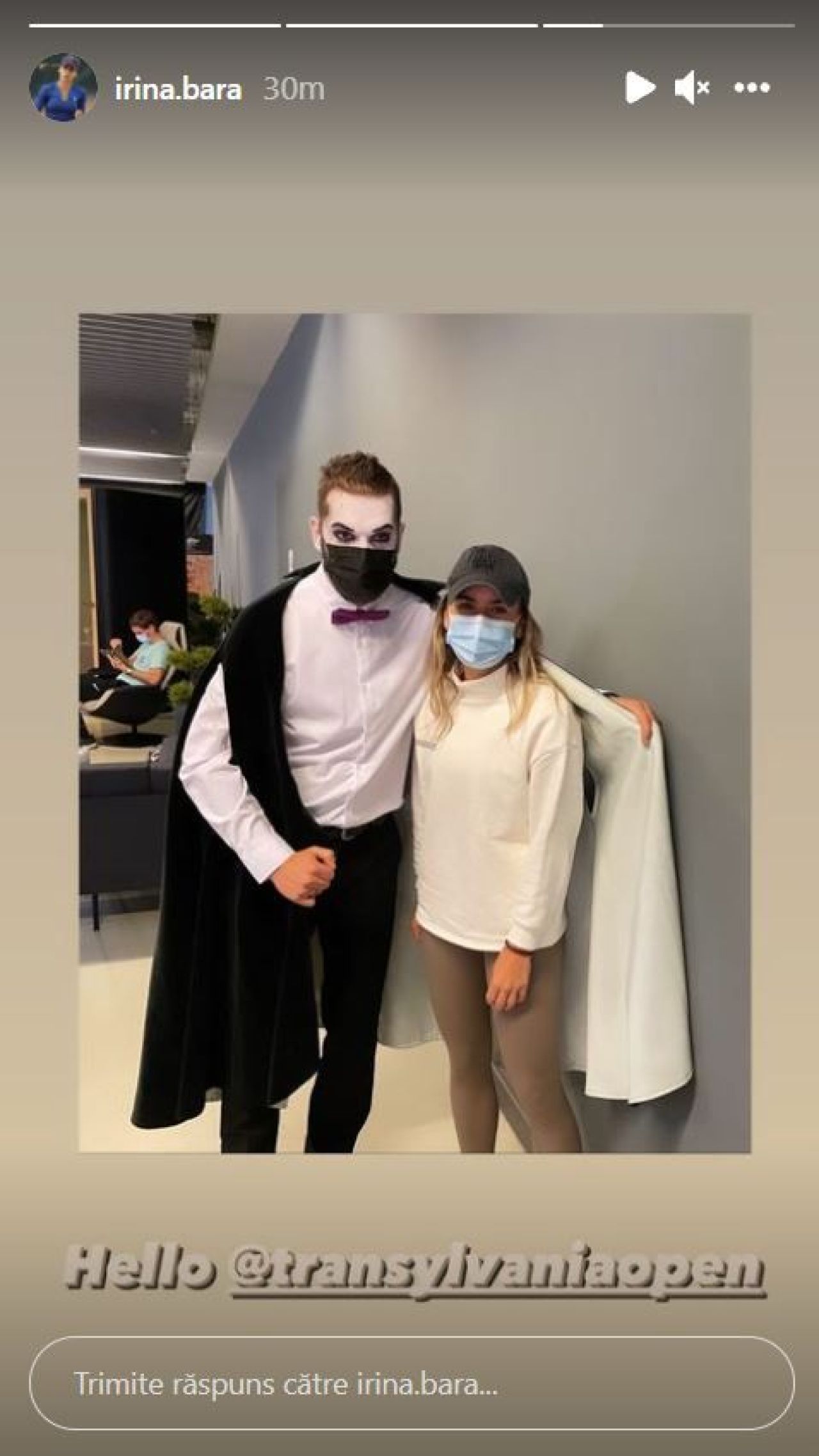 Cel mai neașteptat musafir a sosit la Transylvania Open: Contele Dracula trăiește și s-a pozat alături de Irina Bara_5