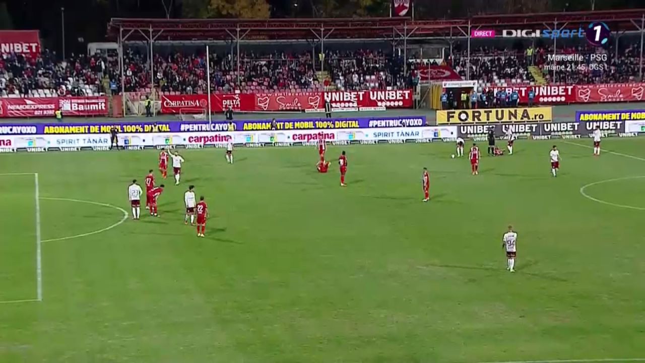 Momente de panică la Dinamo - Rapid! Răuță a căzut la pământ și a cerut rapid intervenția medicilor _4