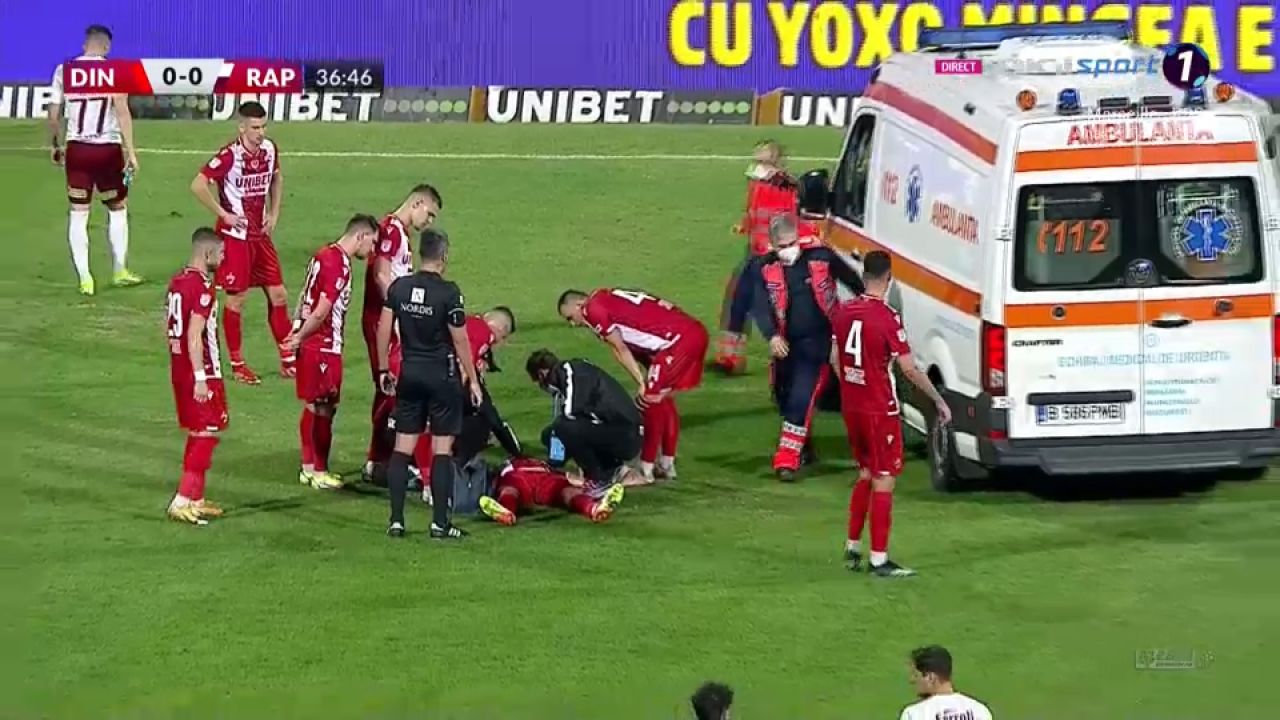 Momente de panică la Dinamo - Rapid! Răuță a căzut la pământ și a cerut rapid intervenția medicilor _8