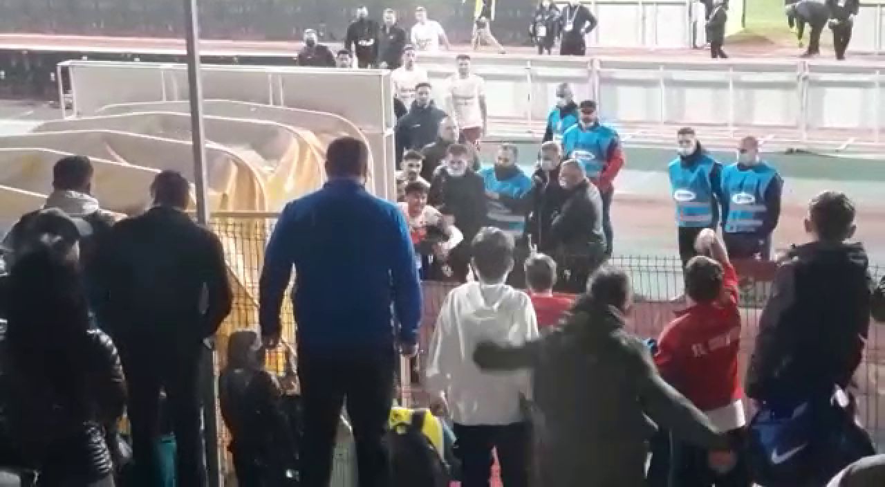 Scandal în Ștefan cel Mare la finalul meciului! Săpunaru a sărit la bătaie după ce l-au înfuriat fanii dinamoviști _5