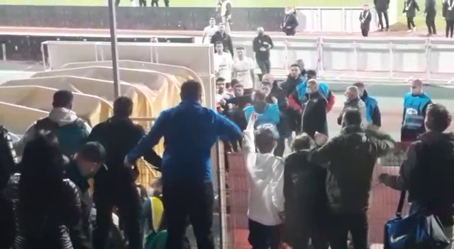Scandal în Ștefan cel Mare la finalul meciului! Săpunaru a sărit la bătaie după ce l-au înfuriat fanii dinamoviști _7