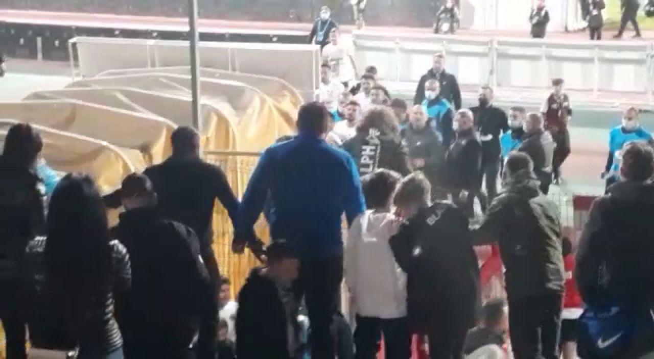 Scandal în Ștefan cel Mare la finalul meciului! Săpunaru a sărit la bătaie după ce l-au înfuriat fanii dinamoviști _9