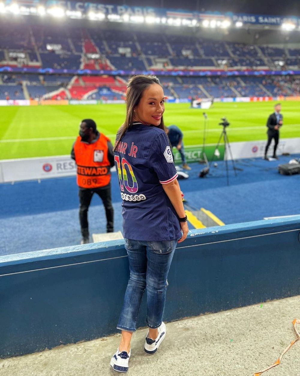 „Tatăl lui Neymar le-a făcut semn!” Detalii despre momentul în care Vlăduța Lupău a făcut poze cu starul lui PSG _2