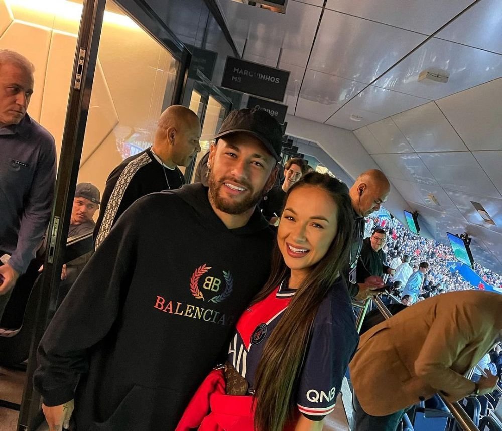 „Tatăl lui Neymar le-a făcut semn!” Detalii despre momentul în care Vlăduța Lupău a făcut poze cu starul lui PSG _4