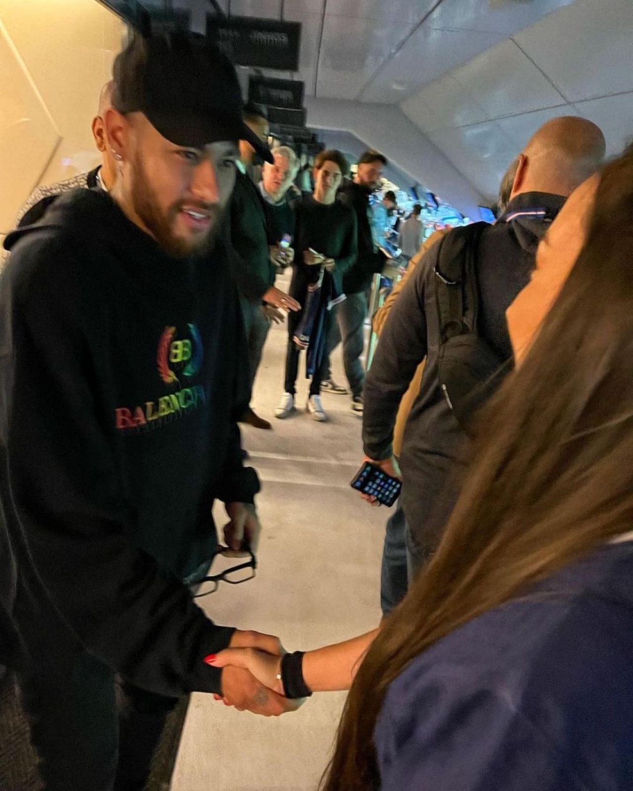 „Tatăl lui Neymar le-a făcut semn!” Detalii despre momentul în care Vlăduța Lupău a făcut poze cu starul lui PSG _13