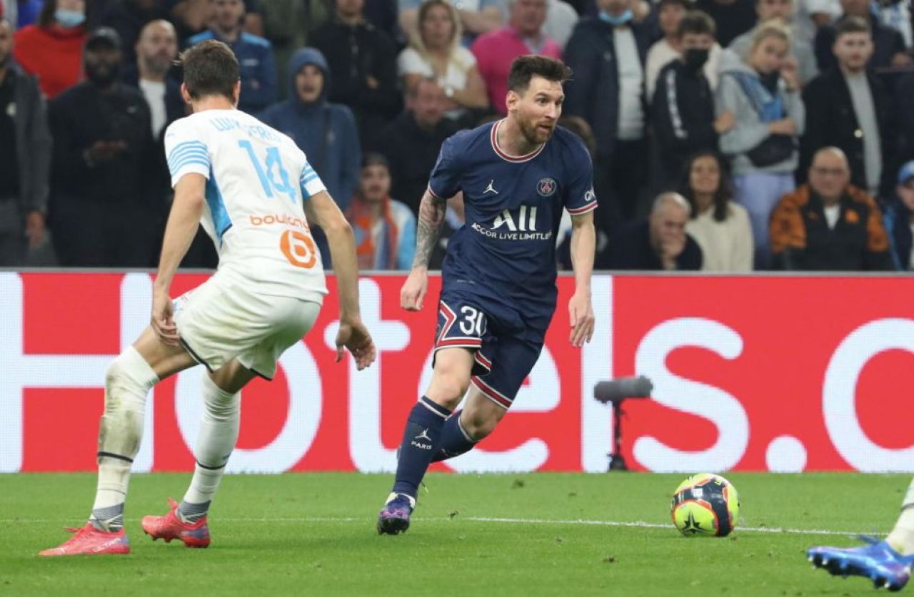 Rivalitate până la...Messi! :) Un fan de-ai lui Marseille, cel mai bun fundaș al serii! A oprit faza de atac a PSG-ului _5