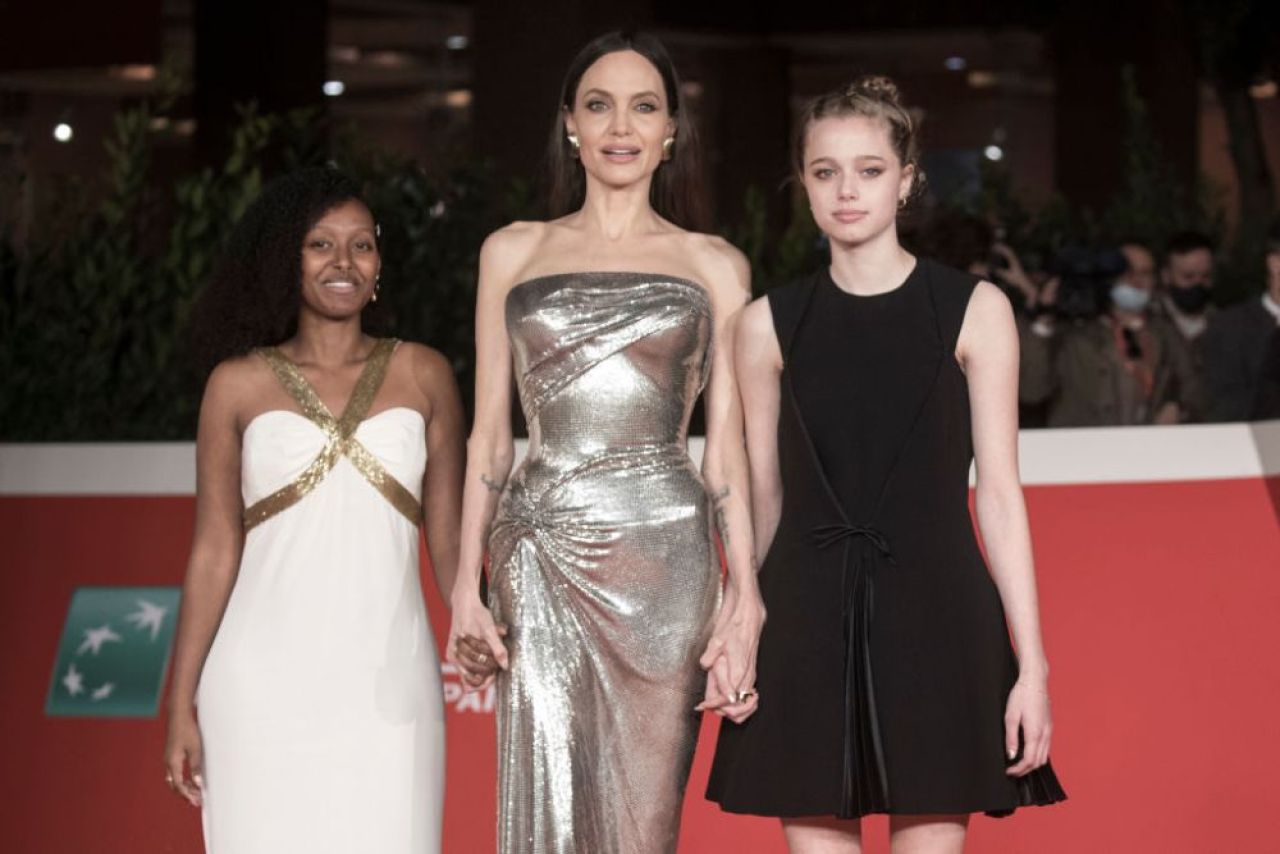 Își dorea să fie băiat, dar între timp a luat o decizie radicală. Cum a fost surprinsă Shiloh Jolie-Pitt_3