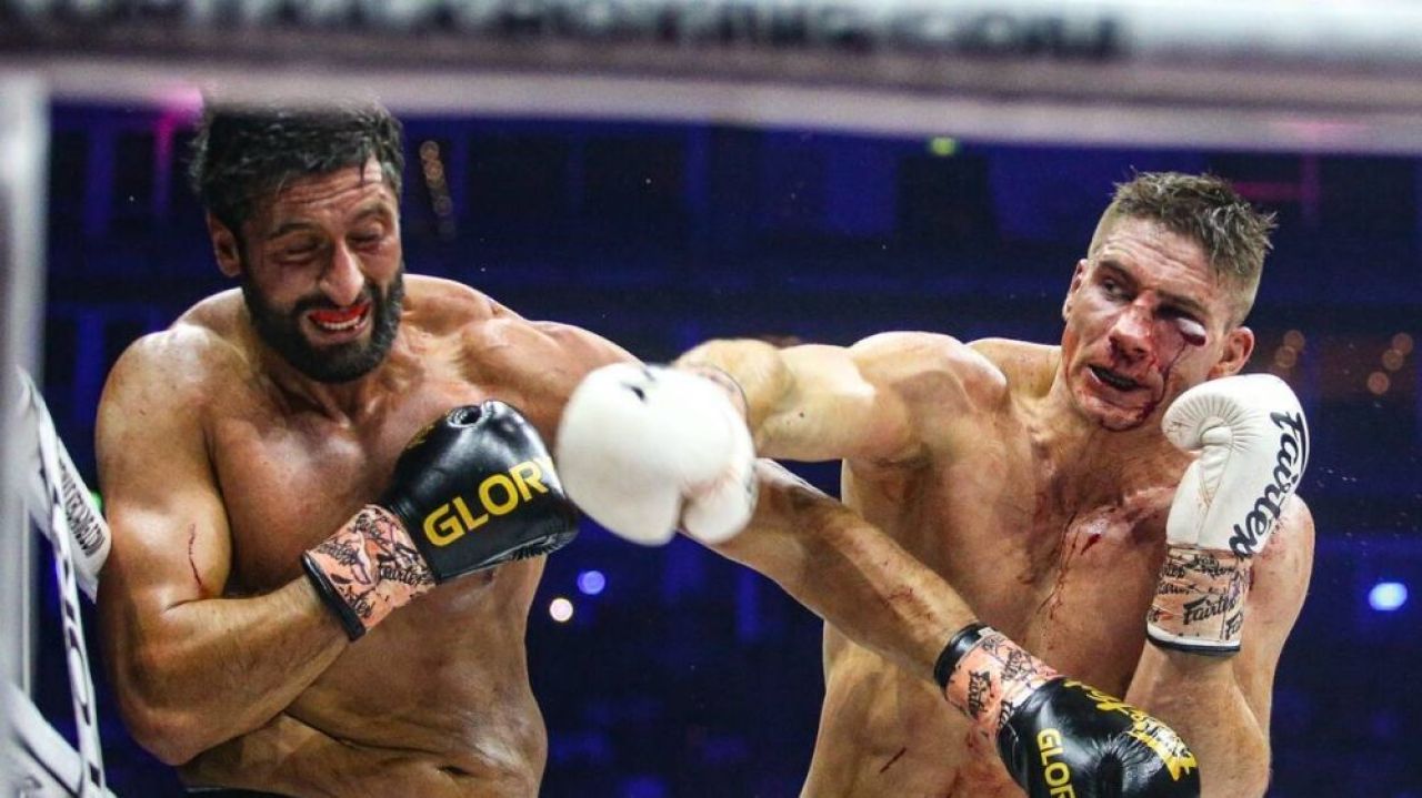 Rico Verhoeven este de neoprit! L-a învins pe Jamal cu un ochi închis după ce a încasat o lovitură dură! Imagini cu impact emoțional_1