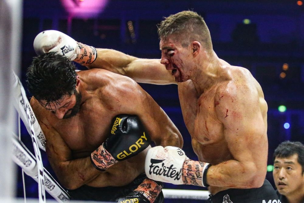 Rico Verhoeven este de neoprit! L-a învins pe Jamal cu un ochi închis după ce a încasat o lovitură dură! Imagini cu impact emoțional_5