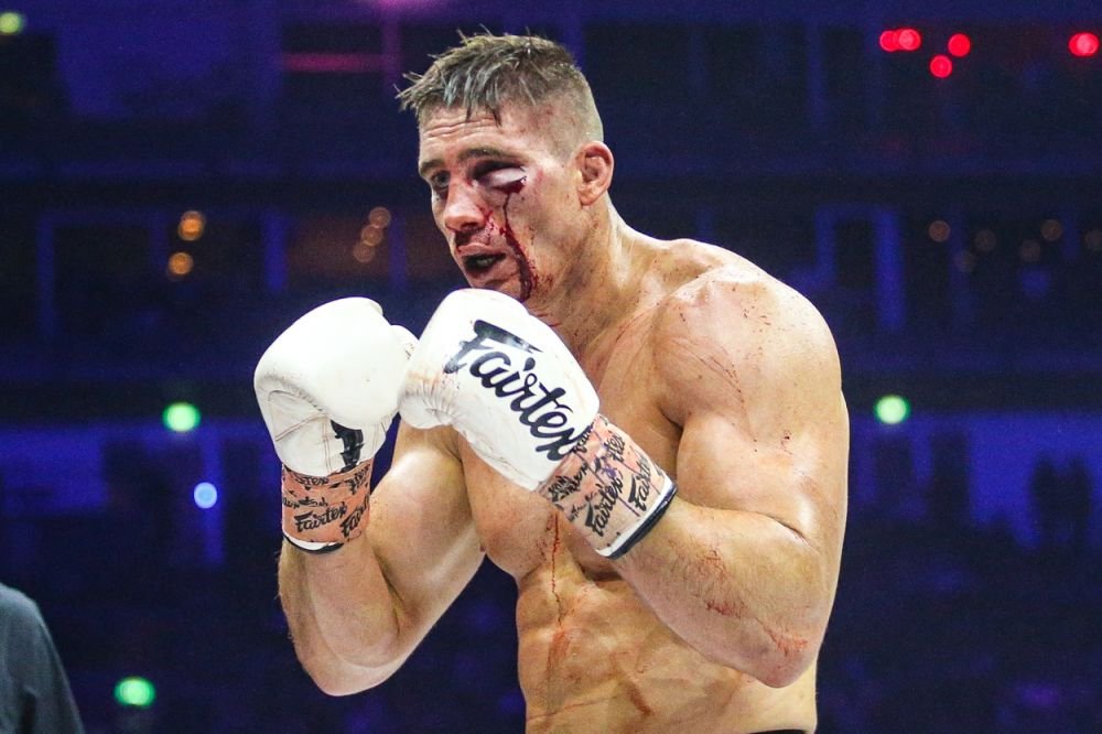 Rico Verhoeven este de neoprit! L-a învins pe Jamal cu un ochi închis după ce a încasat o lovitură dură! Imagini cu impact emoțional_6