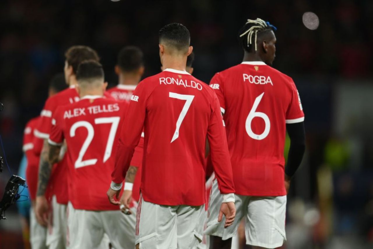 „Nu ar trebui să mai joace! E lipsă de respect!” Starul lui United, făcut praf de o legendă a clubului după umilința cu Liverpool_4
