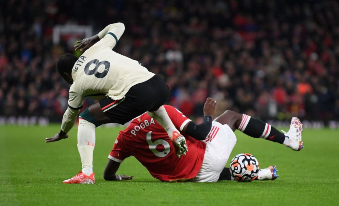 „Nu ar trebui să mai joace! E lipsă de respect!” Starul lui United, făcut praf de o legendă a clubului după umilința cu Liverpool_9