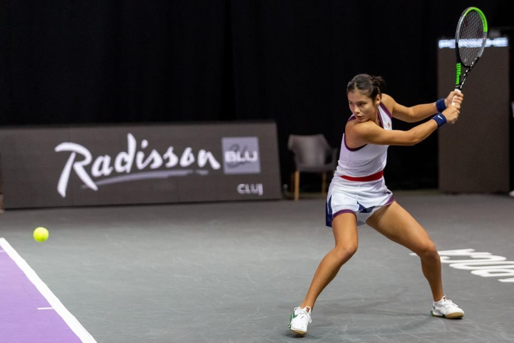 „Nu vreau să plâng, dar simt multă bucurie. Sunt acasă aici.” Emma Răducanu a reușit o primă victorie istorică în WTA, la Cluj _13