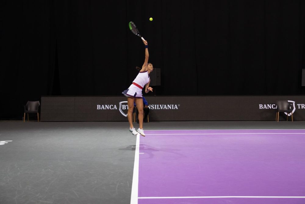 „Nu vreau să plâng, dar simt multă bucurie. Sunt acasă aici.” Emma Răducanu a reușit o primă victorie istorică în WTA, la Cluj _14