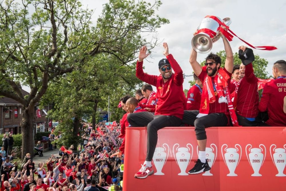 Barcelona visează să aducă un antrenor de top pentru a revitaliza echipa_6