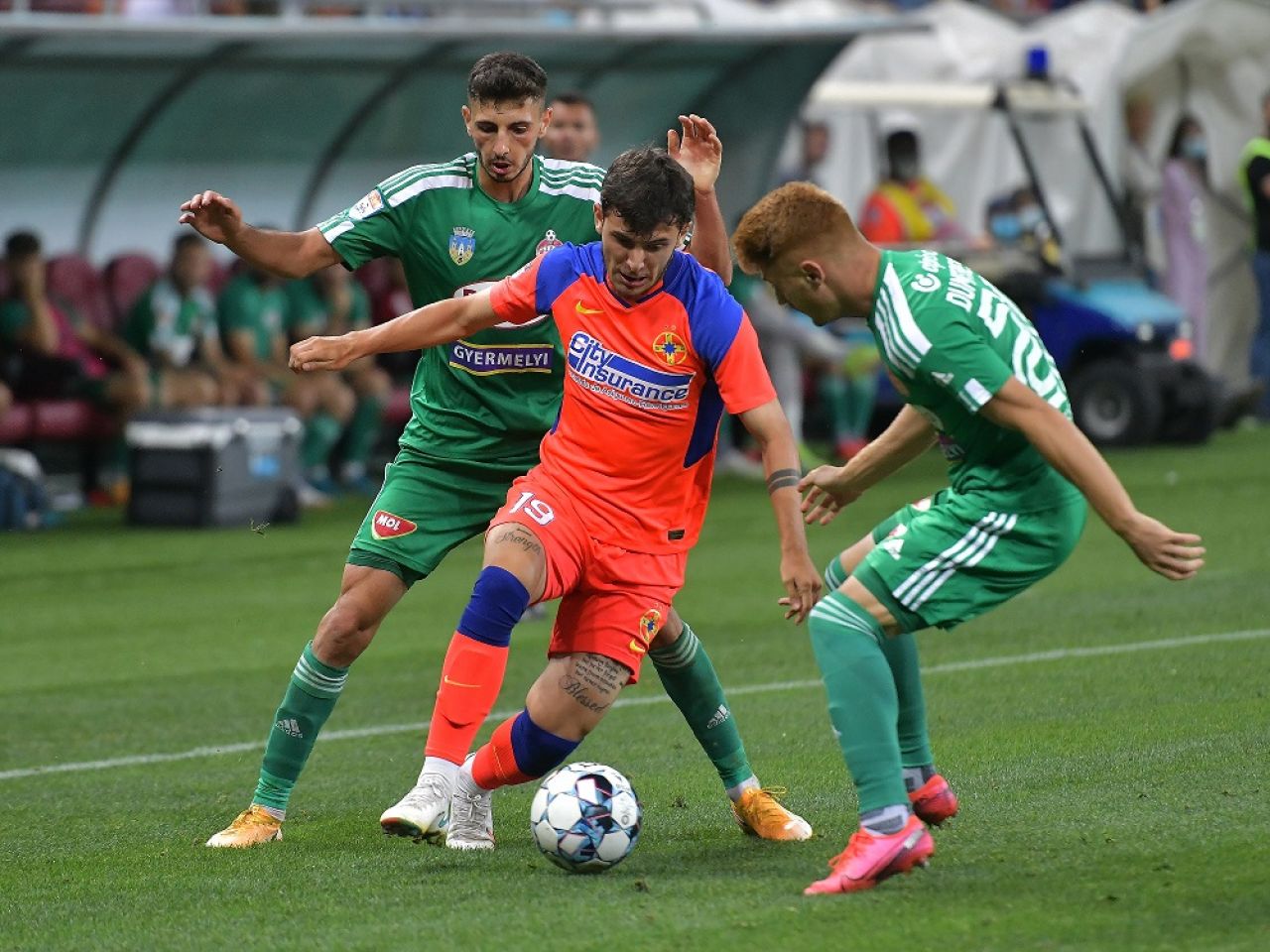 Jucătorii infectați de la FCSB revin la antrenamente. Cum ar putea arăta primul „11” al „roș-albaștrilor” cu FC Argeș_1