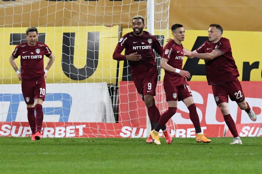 Scandal la CFR Cluj! Unul dintre titulari a fost exclus din lot de Petrescu! Jucătorul vrea să plece_3
