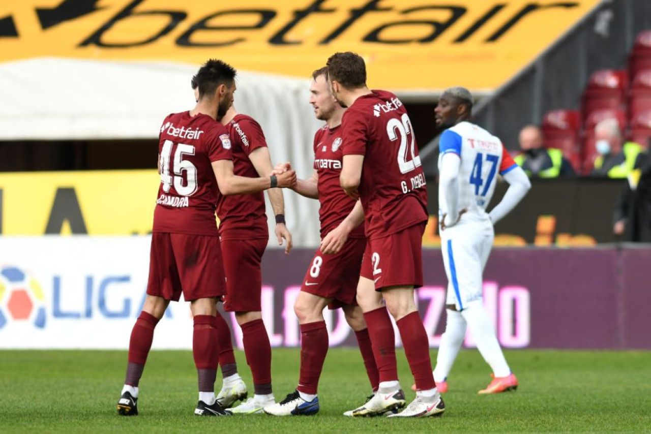 Scandal la CFR Cluj! Unul dintre titulari a fost exclus din lot de Petrescu! Jucătorul vrea să plece_5