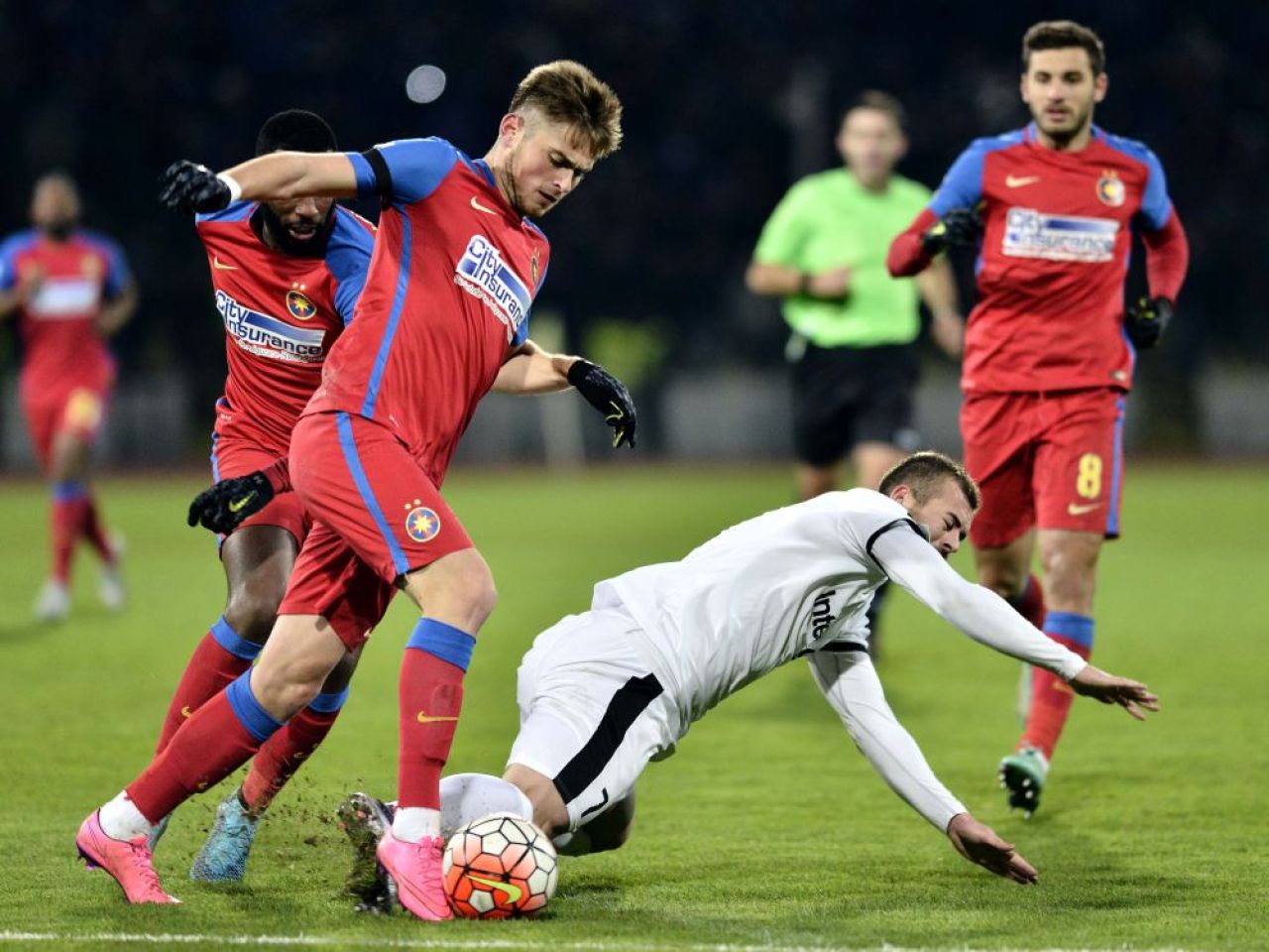 Al câtelea fotbalist moldovean de la Dinamo este Cătălin Carp. Primul basarabean a jucat în ”Ștefan cel Mare” acum 20 de ani_3