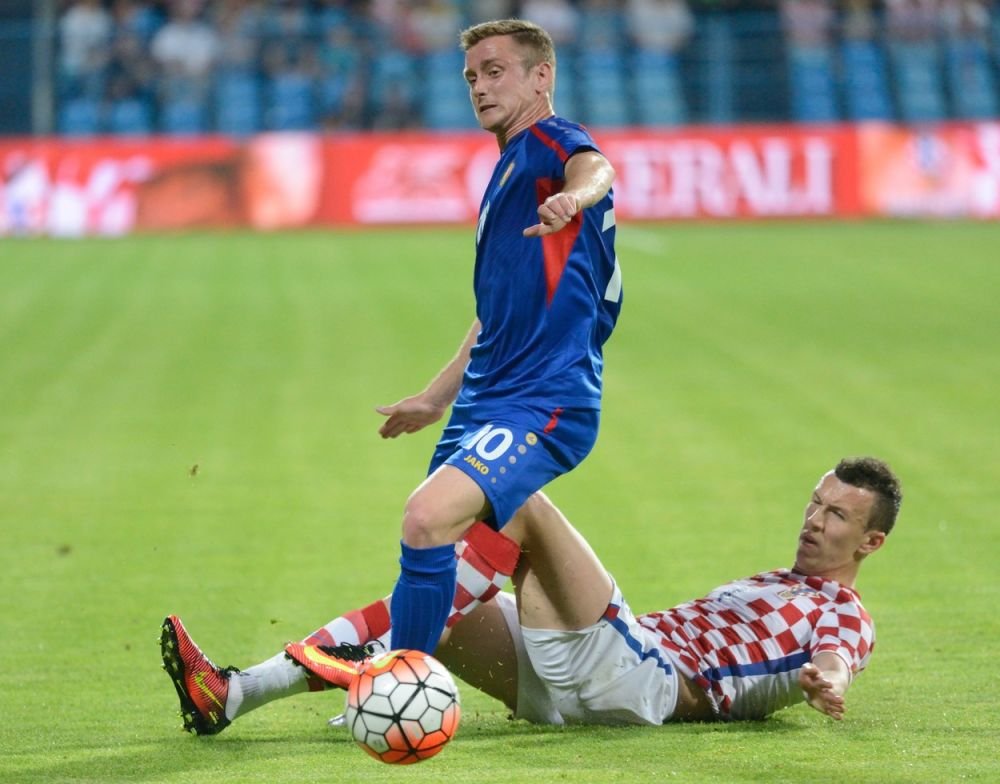 Al câtelea fotbalist moldovean de la Dinamo este Cătălin Carp. Primul basarabean a jucat în ”Ștefan cel Mare” acum 20 de ani_7