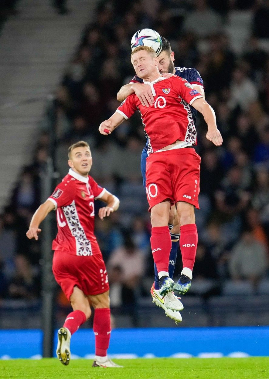 Al câtelea fotbalist moldovean de la Dinamo este Cătălin Carp. Primul basarabean a jucat în ”Ștefan cel Mare” acum 20 de ani_10