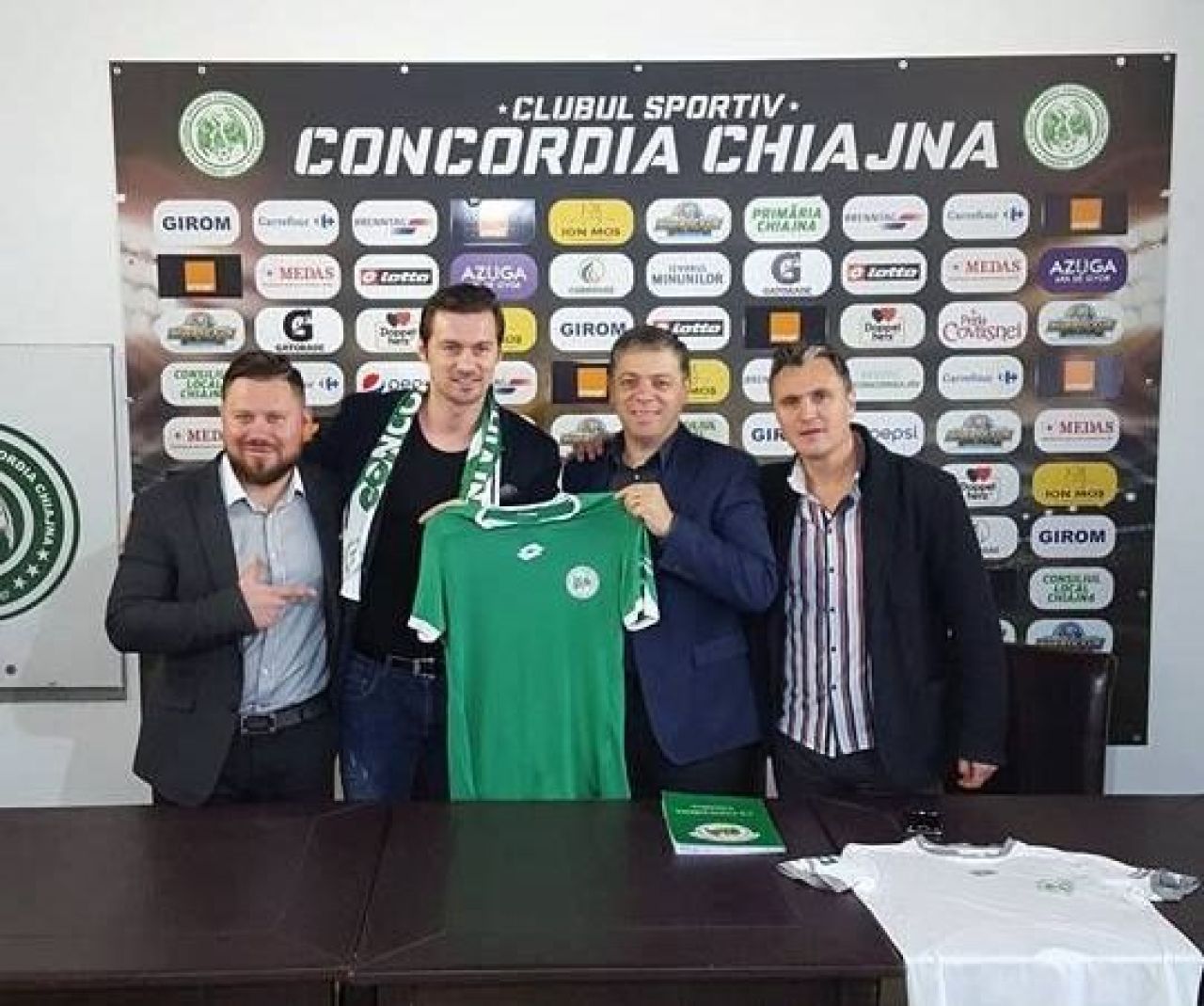 ”Trăiască regele!”. Atacantul trecut și prin Liga I care a scris istorie pentru Dinamo Kiev s-a retras în lacrimi_5