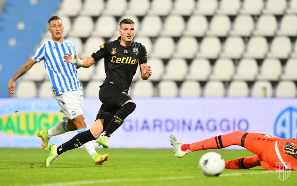 Reacția antrenorului Parmei după criticile primite de Mihăilă: „Trebuie să își asume acest lucru!”_4