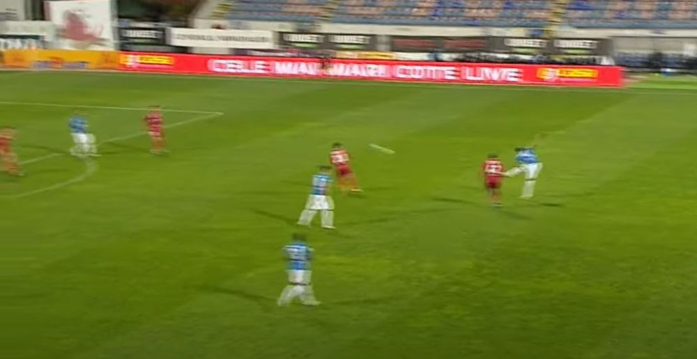 Ce execuție! Damien Dussaut, gol &icirc;n stilul Hagi. Reușită spectaculosă de la peste 35 de metri