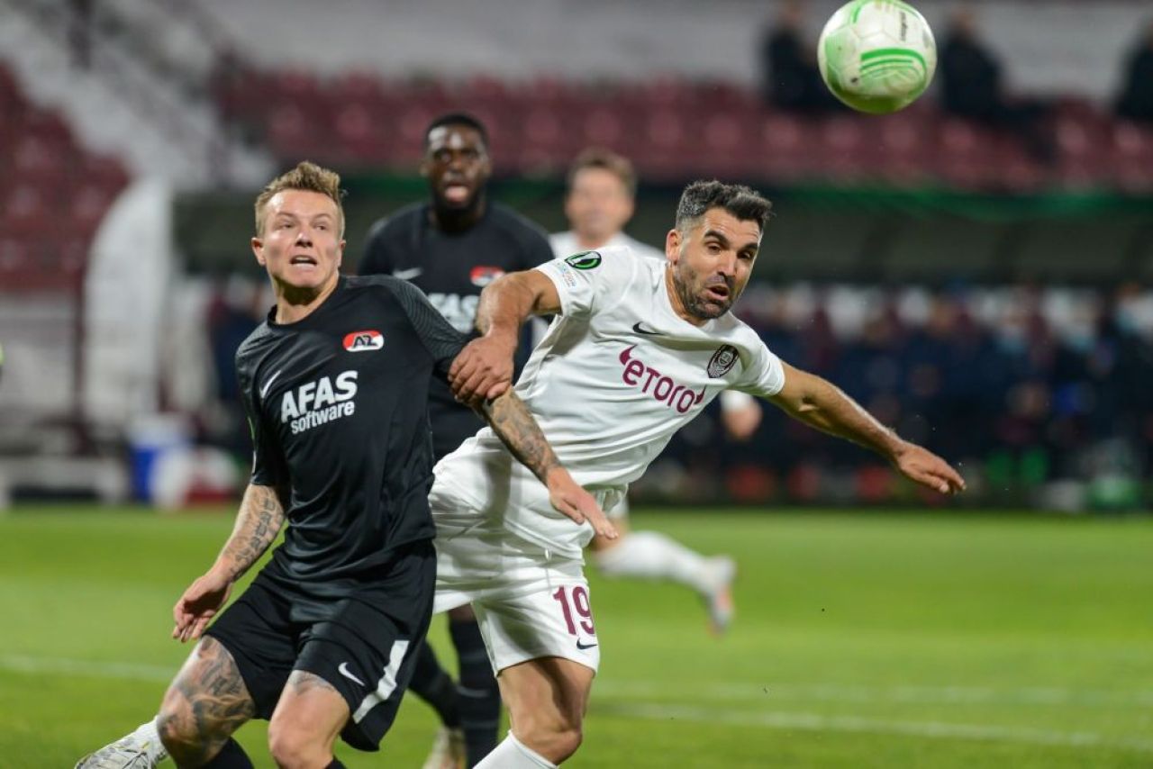 S-a declanșat haosul la Cluj?! Culio, la un pas să sară la Petrescu în vestiar! Scandal cu încă un fotbalist_2