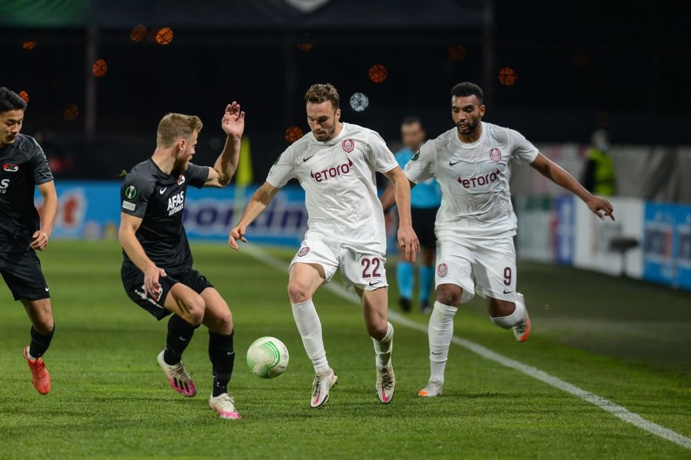 S-a declanșat haosul la Cluj?! Culio, la un pas să sară la Petrescu în vestiar! Scandal cu încă un fotbalist_4