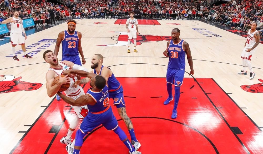 Astăzi se &icirc;mplinesc 75 de ani de la primul meci din istoria NBA. Cine avea peste 2 metri &icirc;nălțime a intrat gratuit!