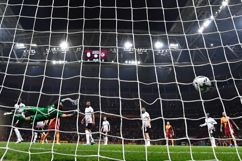 „Moruțan s-a întrecut pe sine!” Cifre incredibile ale fotbalistului român! E talismanul Galatei _10