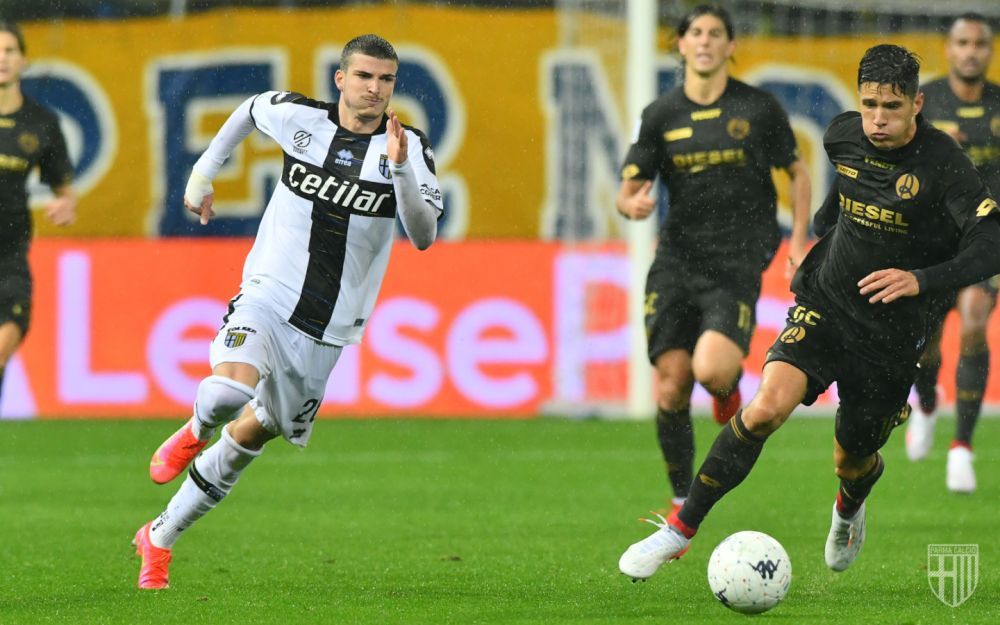 Antrenorul Parmei, încântat de prestația lui Mihăilă: „Un meci excelent!” Răspuns pentru Man, lăsat pe bancă: „Dacă lucrează, va juca!”_1