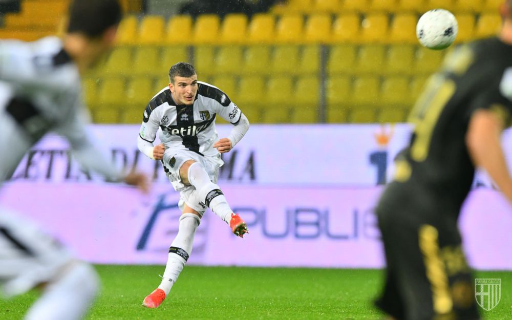 Antrenorul Parmei, încântat de prestația lui Mihăilă: „Un meci excelent!” Răspuns pentru Man, lăsat pe bancă: „Dacă lucrează, va juca!”_2