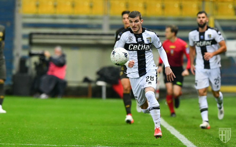 Antrenorul Parmei, încântat de prestația lui Mihăilă: „Un meci excelent!” Răspuns pentru Man, lăsat pe bancă: „Dacă lucrează, va juca!”_4