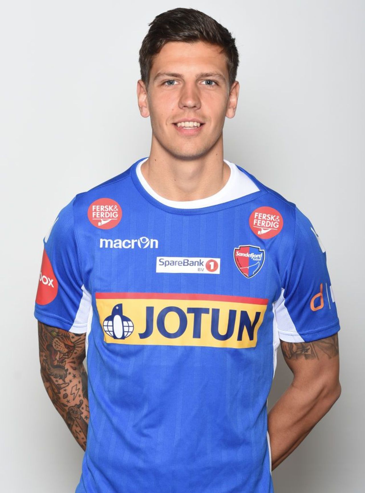 Momente de panică în fotbal! Un islandez a suferit un stop cardiac în timpul meciului! S-a prăbușit pe teren _2