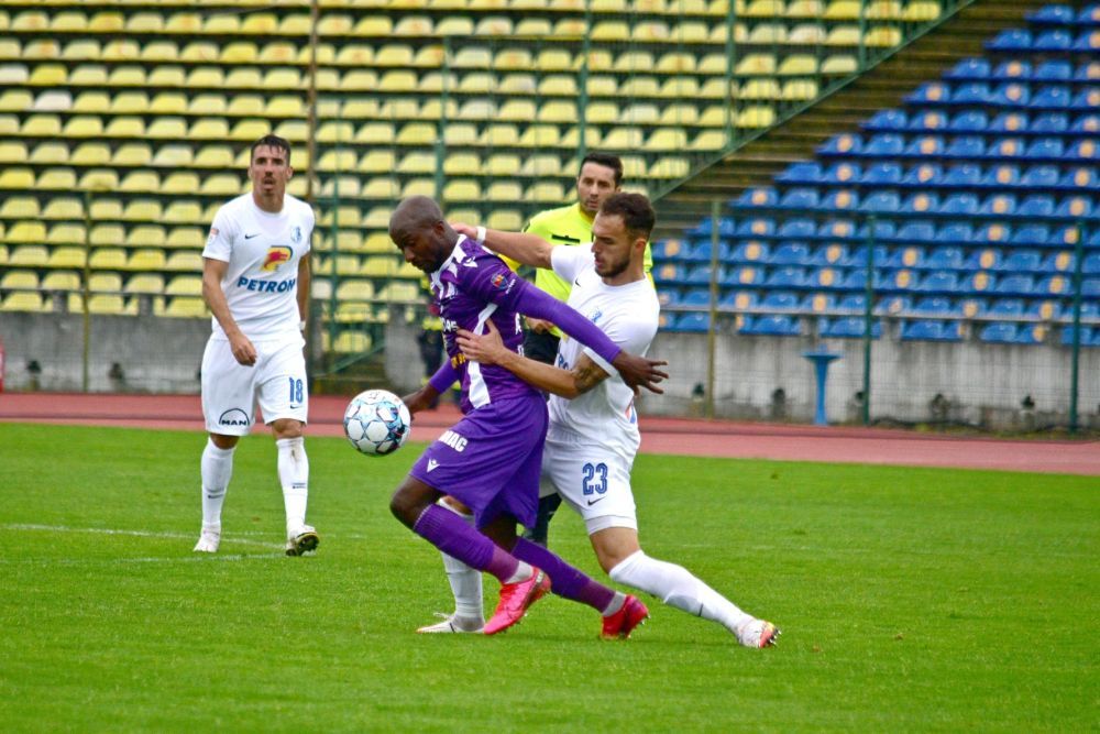 Dezvăluiri incredibile despre un jucător din Liga 1: „I-au găsit colegii carnetul. Ar fi cu 4 ani mai în vârstă!” _5