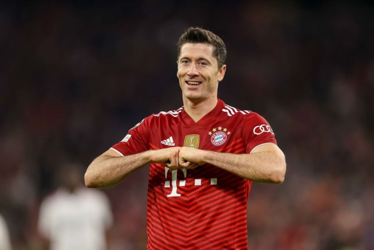 Bayern Munchen, lecție de fotbal cu Benfica. A marcat cinci goluri spectaculoase: Lewa, reușită din pasa lui Neuer_2