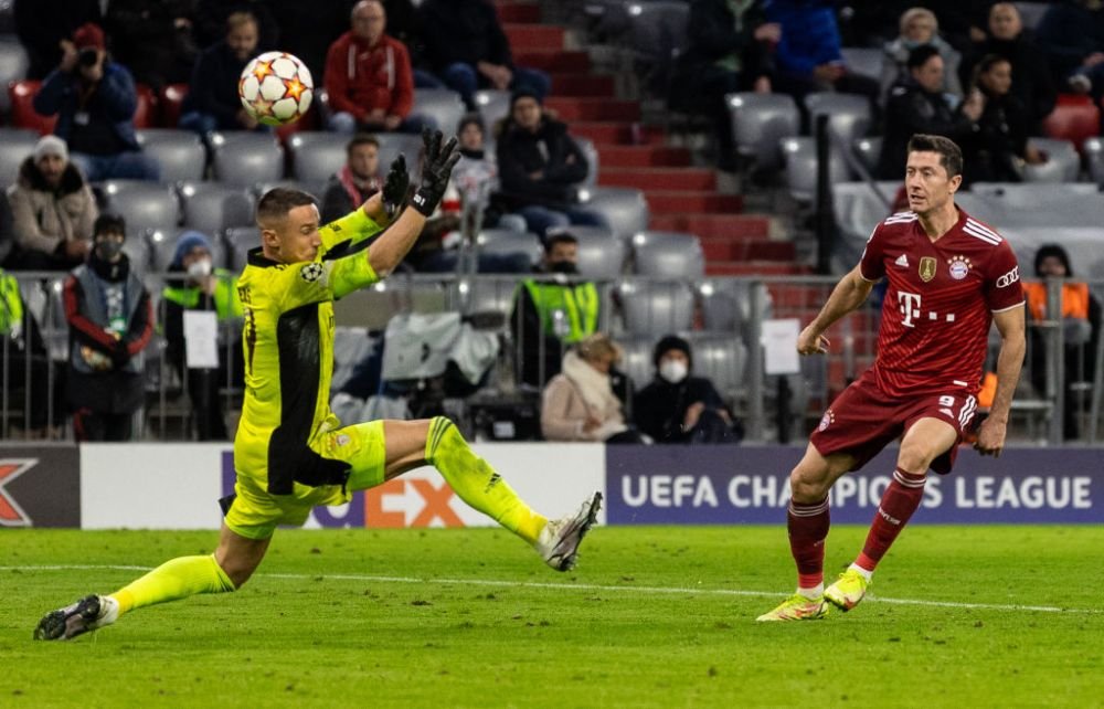 Bayern Munchen, lecție de fotbal cu Benfica. A marcat cinci goluri spectaculoase: Lewa, reușită din pasa lui Neuer_4