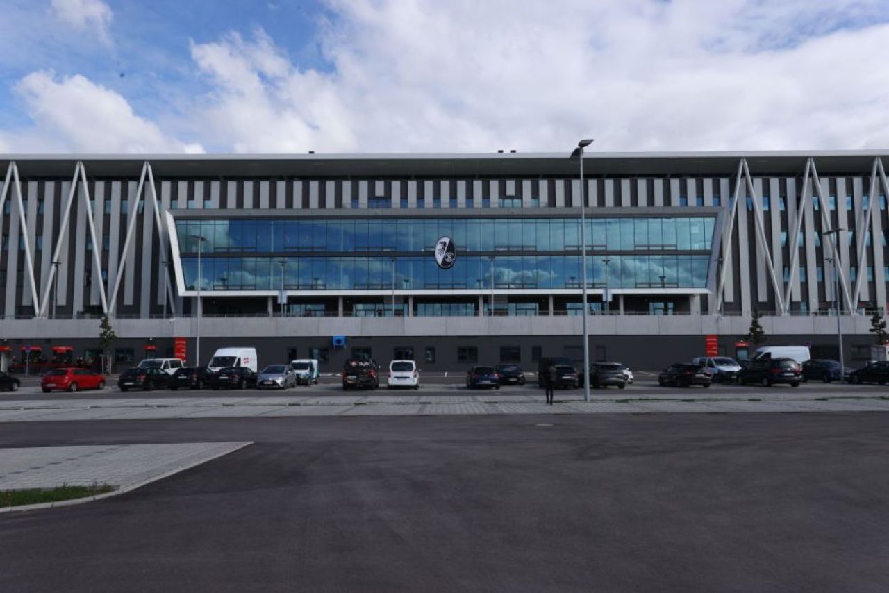 Freiburg s-a mutat pe cel mai eco-friendly stadion din lume! Ce facilități are noua bijuterie din Bundesliga_13