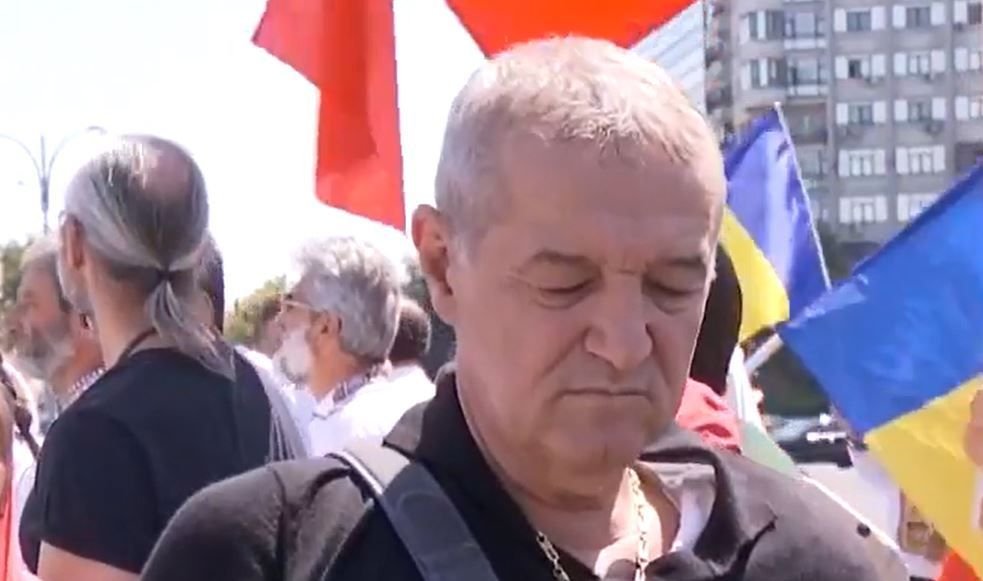 „Avem unul și bun?!” Răzvan Burleanu, ironii la adresa lui Becali și a campaniei pe care acesta o duce_5