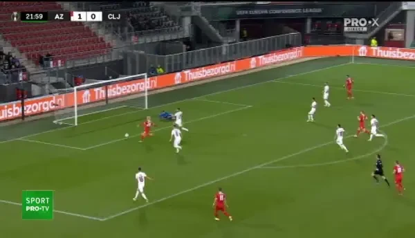 OCAZIE AZ! Pavlidis a pătruns &icirc;n careu și a &icirc;ncercat un șut la colțul lung, Bălgrădean a respins, dar balonul a ajuns Gudmundsson, care trimite &icirc;nsă pe l&acirc;ngă poartă