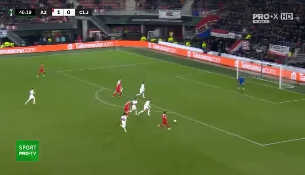 OCAZIE AZ! Reijnders primește la marginea careului, pătrunde și sutează puternic la colțul scurt, dar Bălgrădean respinge