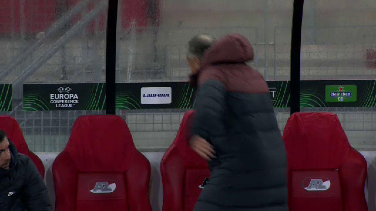 Dan Petrescu, un car de nervi la meciul cu AZ Alkmaar! Faza care l-a scos din sărite_6