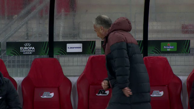 Dan Petrescu, un car de nervi la meciul cu AZ Alkmaar! Faza care l-a scos din sărite_7