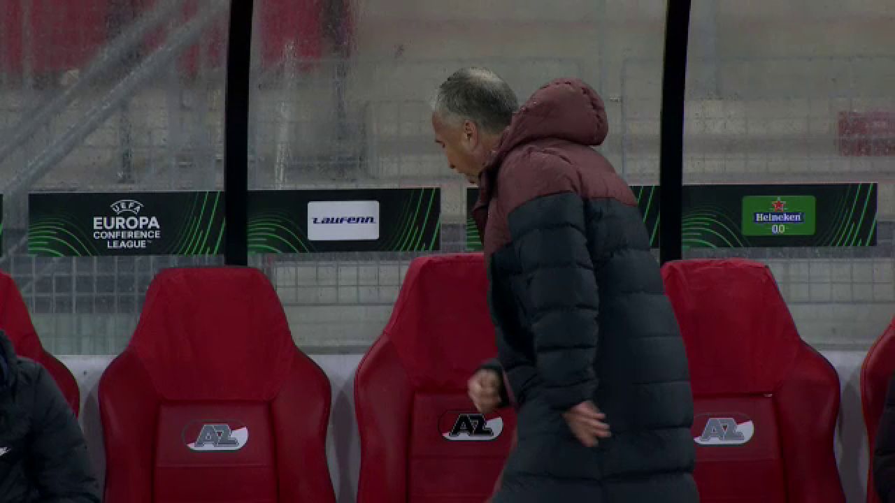 Dan Petrescu, un car de nervi la meciul cu AZ Alkmaar! Faza care l-a scos din sărite_7
