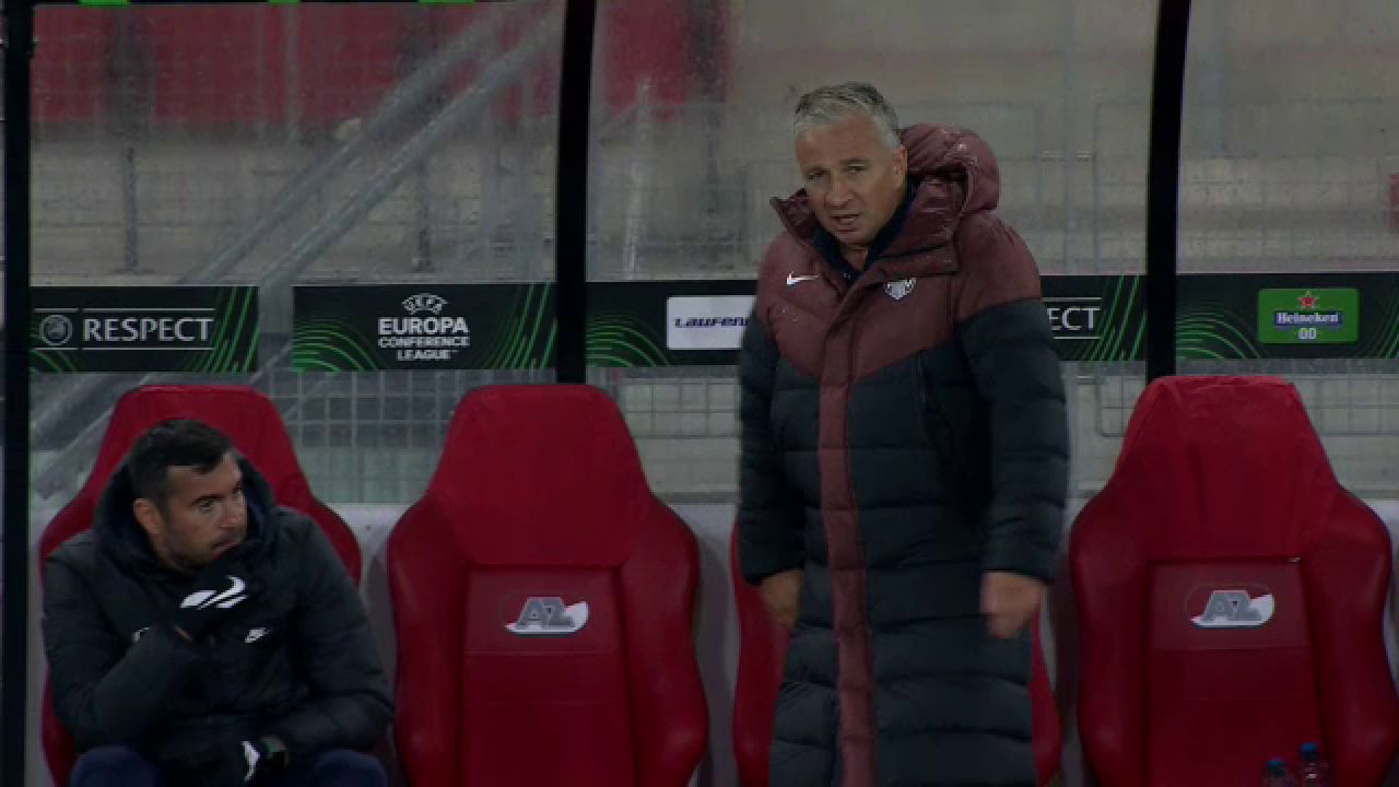 Dan Petrescu, un car de nervi la meciul cu AZ Alkmaar! Faza care l-a scos din sărite_9