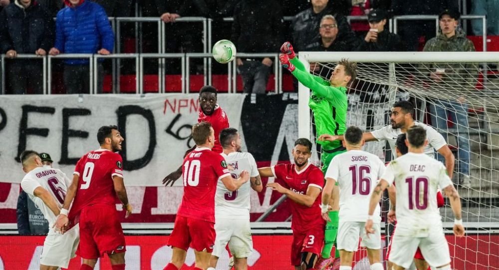 AZ Alkmaar - CFR Cluj 2-0 | CFR, doar un punct în Conference League! Campioana rămâne fără victorie și e obligată să câștige următoarele două meciuri_6